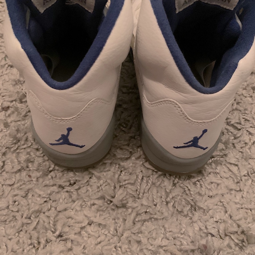Jordan 5  size6.5Y - Picture 4 of 6